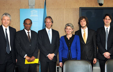 UNESCO and ICANN sign partnership agreement to promote linguistic diversity on Internet