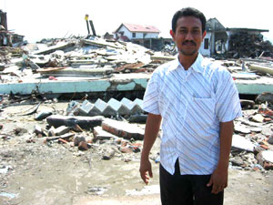 Une équipe de l’UNESCO évalue les besoins médias à Banda Aceh, province indonésienne touchée par le Tsunami