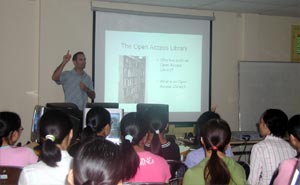 Lancement d’un projet de formation à la maîtrise de l'information pour les bibliothécaires vietnamiens