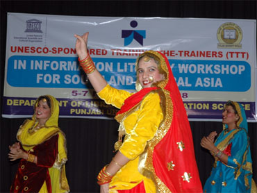 Inauguration en Inde de l’atelier de formation de formateurs à la maîtrise de l’information pour l’Asie centrale et l’Asie du Sud