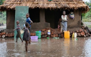 The link between disaster risk reduction and health has been underscored by crises such as the Malawi floods. Photo: UNDP/Arjan van de Merwe