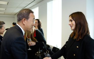 Photo: Actress Anne Hathaway, newly-appointed UN Women Goodwill Ambassador, with Secretary-General Ban Ki-moon in Los Angeles, California (March 2010). UN Photo/Mark