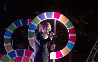Secretary-General Ban Ki-moon greets the audience at the Global Citizen Concert in Central Park, New York City. UN Photo/Eskinder Debebe