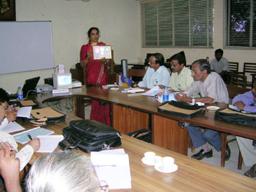 Training trainers to enhance information literacy for persons with disabilities