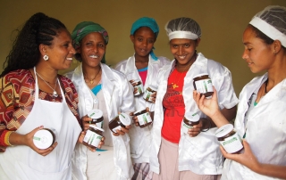 埃塞俄比亚合作社的妇女成员。粮农组织/Filippo Brasesco