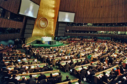 مشهد عام لافتتاح دورة قمة الألفية، 6 أيلول/سبتمبر (من صور الأمم المتحدة/الكسندر ديبيي)