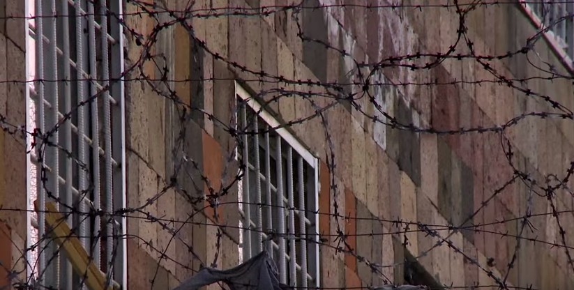 Una cárcel. Captura de vídeo la ONU en acción