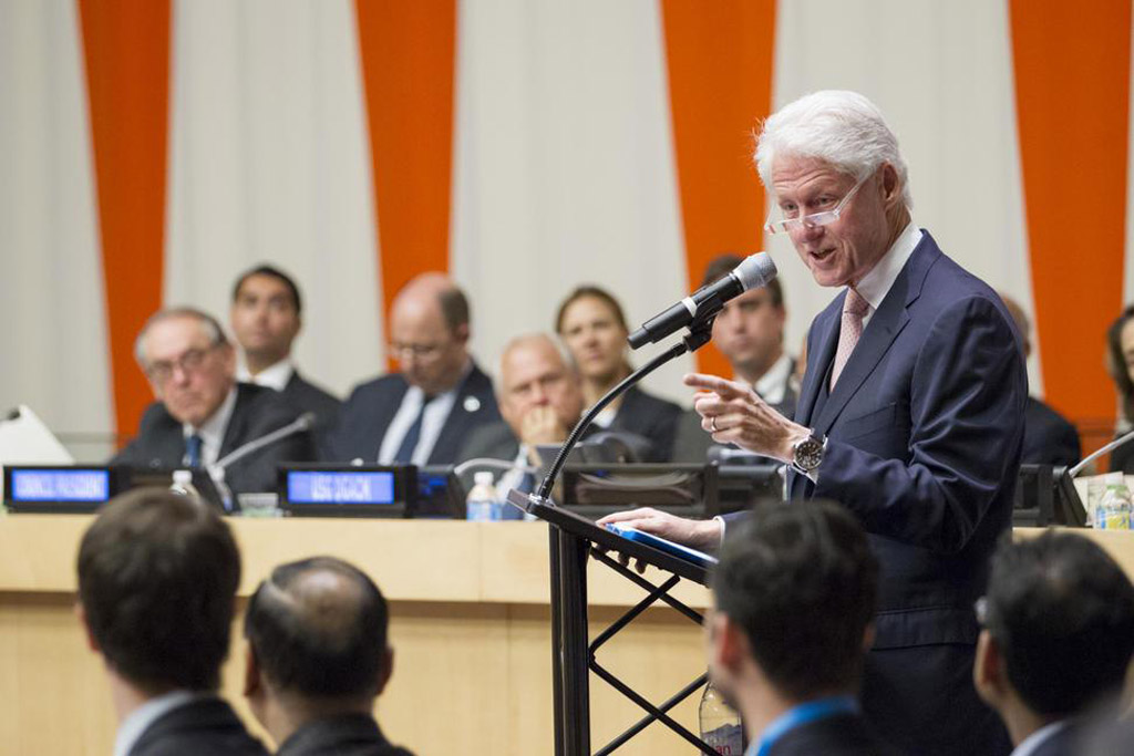 Bill Clinton en el ECOSOC. Foto: ONU/Rick Bajornas
