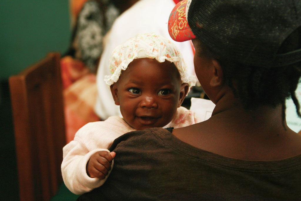 ONUSIDA anunció una acuerdo para reducir el precio del diagnóstico del VIH en los niños. Foto: ONUSIDA/D. Kemb