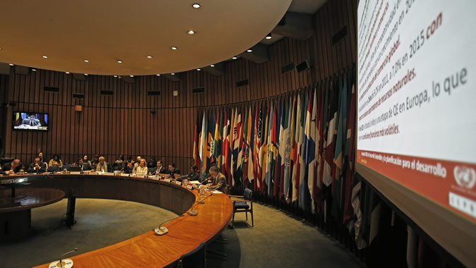 La reunión tuvo lugar en la sede de la CEPAL en la capital chilena. Foto: Carlos Vera/CEPAL.