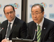 El Secretario General de la ONU, Ban Ki-moon, y el presidente de Francia, François Hollande, en una conferencia de prensa tras la ceremonia de firma del Acuerdo de París. Foto: ONU/Eskinder Debebe