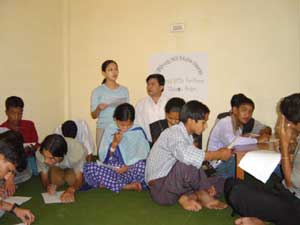 Au Npal, un Centre communautaire multimdia rcompense de jeunes participants