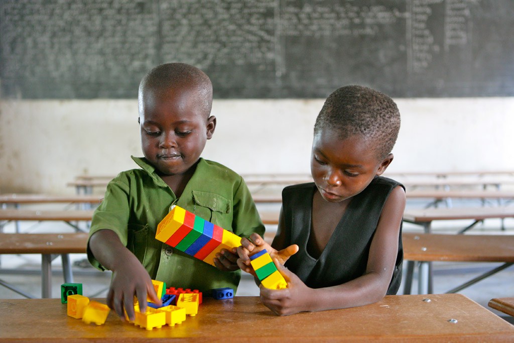 Children playing with toys at Shirichena Primary School, Mhondoro district, in Zimbabwe. Photo: UNICEF/Giacomo Pirozzi