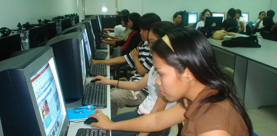 Students using ICTs