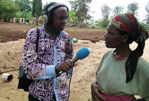 Training on radio journalism for students in Rwanda