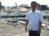 Indonesia_The_Owner_of_Radio_Nikoya_in_Banda_Aceh_in_front_of_the_destroyed_station.jpg