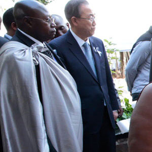 Secretary-General Ban Ki-moon (second from left) spoke at a wreath-laying ceremony held in the UNDP (UN Development Programme) coumpound in Kigali to commemorate the UN staff members who lost their lives in the 1994 genocide in Rwanda.