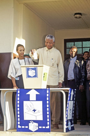 Photo of Nelson Mandela voting