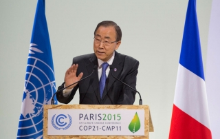 潘基文秘书长在巴黎气候变化会议上发表讲话。联合国图片/Eskinder Debebe