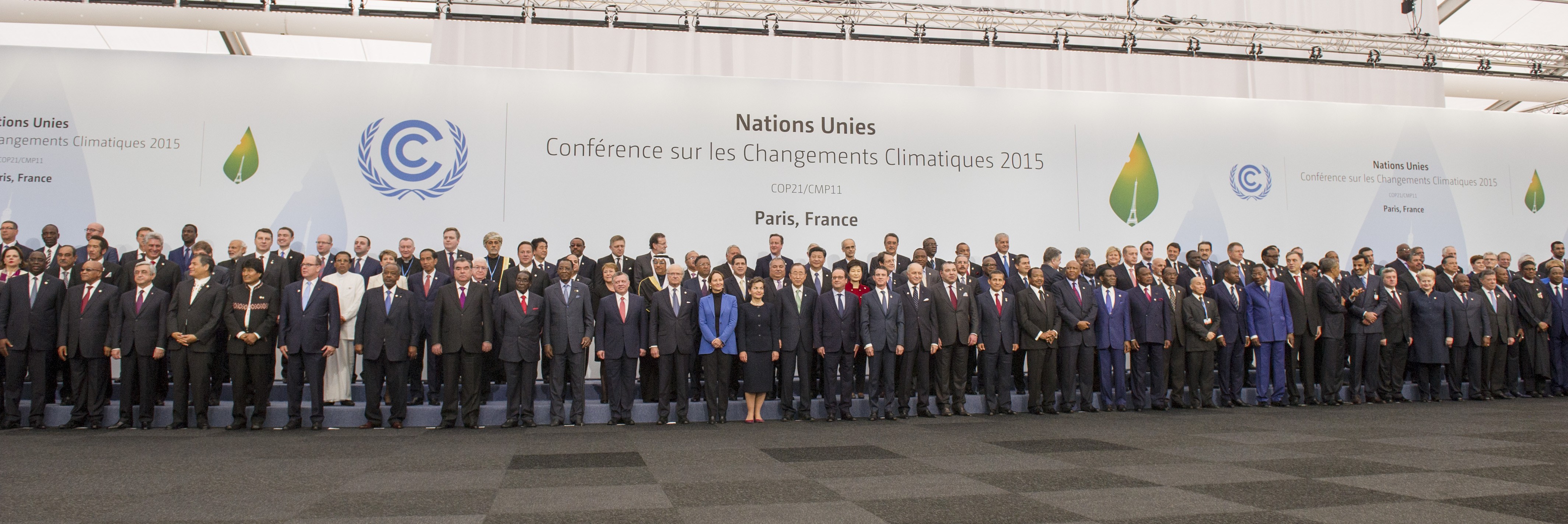 Secretary-General Ban Ki-moon at the Family Photo of Leaders at COP21