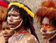 Indígenas en Papúa. Captura de vídeo. La ONU en acción.