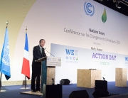 Secretario General de la ONU en el Día de Acción en la COP21 en París. Foto ONU/Eskinder Debebe