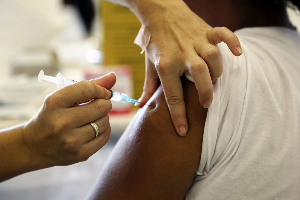 El miedo a las agujas puede ser una de las causas del rechazo a las vacunas. Foto de archivo: OPS