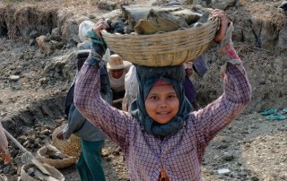 Child labour in Myanmar. Photo: ILO/Marcel Crozet