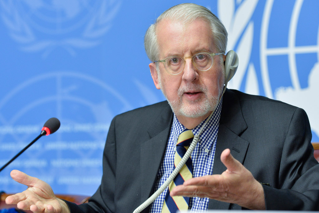  رئيس اللجنة الدولية المستقلة للتحقيق في الانتهاكات في سوريا باولو سيرجيو بينيرو، في مؤتمر صحفي في جنيف. من صور الأمم المتحدة / جان مارك فيري