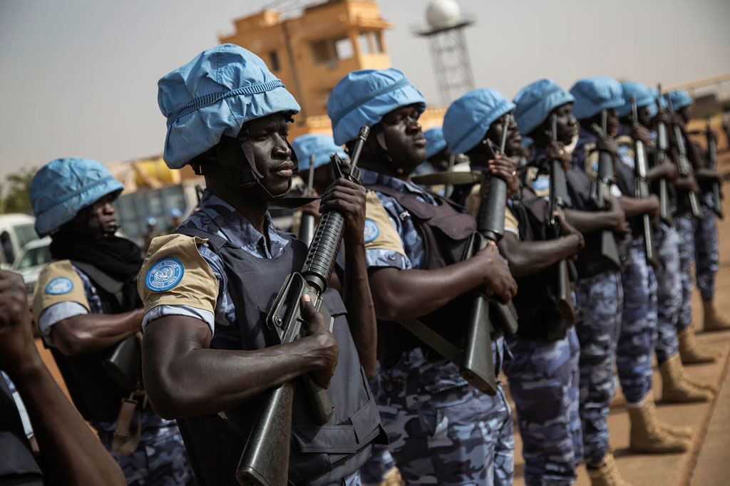         أفراد من قوات الأمم المتحدة لحفظ السلام في ميناكا، مالي. المصدر: مينوسوما/ماركو دورمينو
