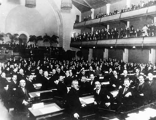 La Société des Nations lors de sa session d’ouverture à Genève: 15 Novembre 1920
