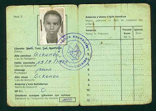 Carte d’identité d’un jeune Tutsi dams les années 30