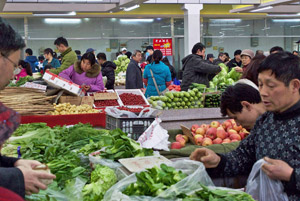 Mercado de víveres en Beijing, China. Foto: FAO/Justin Jin