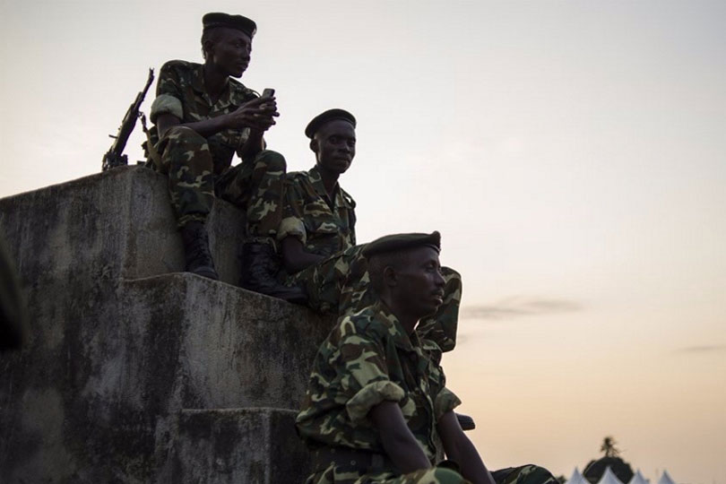 Soldiers from the Burundian armed forces in the Musaga neighbourhood of the capital Bujumbura. Photo: <a href=http://bit.ly/1K8bLHP>Phil Moore/IRIN </a>