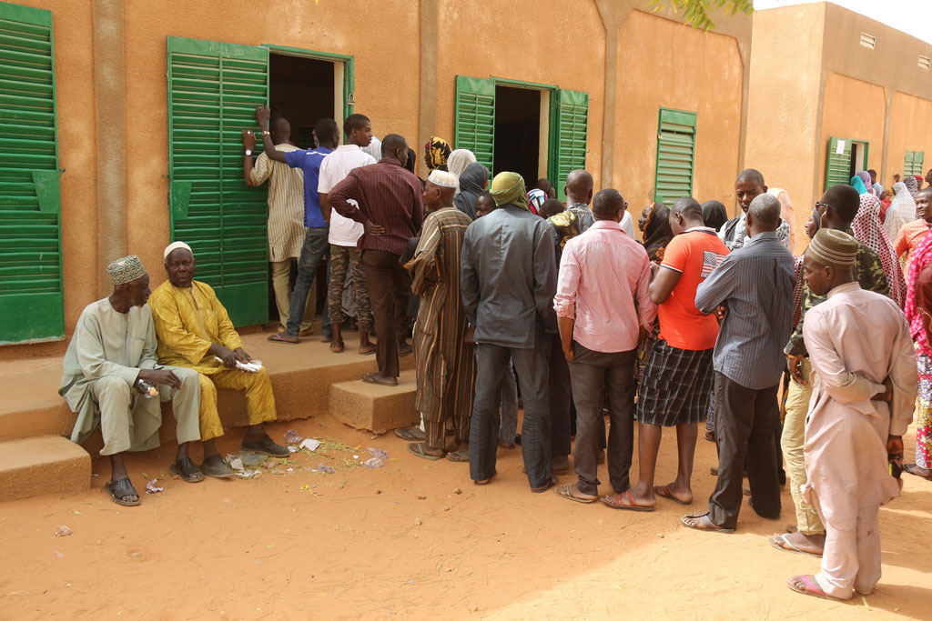 Voters line up at a polling station during the 21 February 2016 general elections in Niger. Photo: UNDP Niger