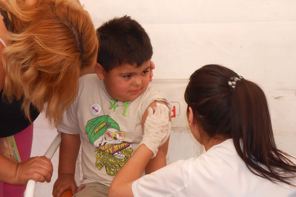 Immunization against Hepatitis B in Argentina. Photo: WHO/PAHO