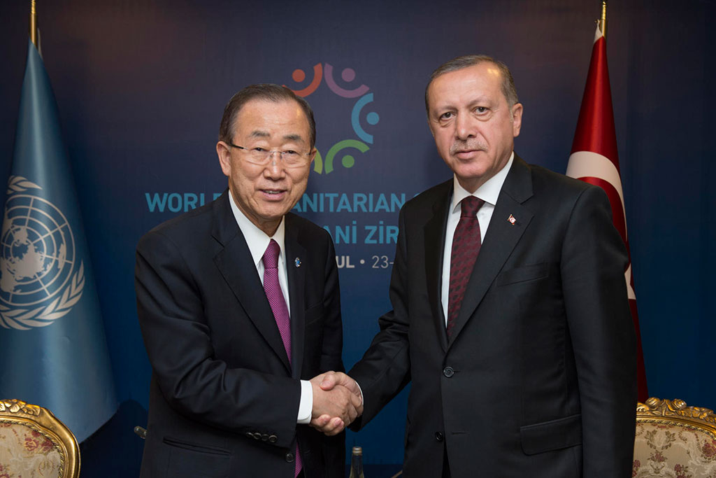 Secretary-General Ban Ki-moon (left) meets with Recep Tayyip Erdogan, President of Turkey (May 2016). UN Photo/Eskinder Debebe