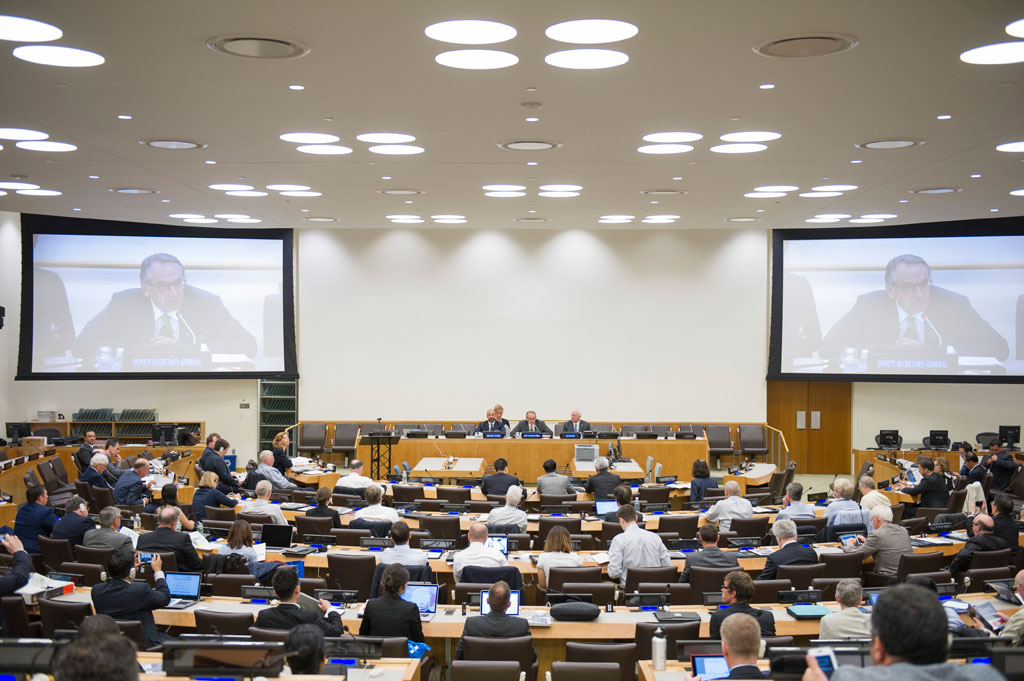 A wide view of the conference room as Deputy Secretary-General Jan Eliasson (shown on screens) delivers opening remarks at the Fortieth Annual Conference of the Centre for Oceans Law and Policy. UN Photo/Rick Bajornas