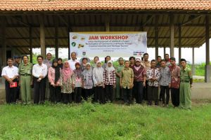 Jam Production Workshop in Borobudur, Central Java on 25-29 November 2013 Supported by AusAid