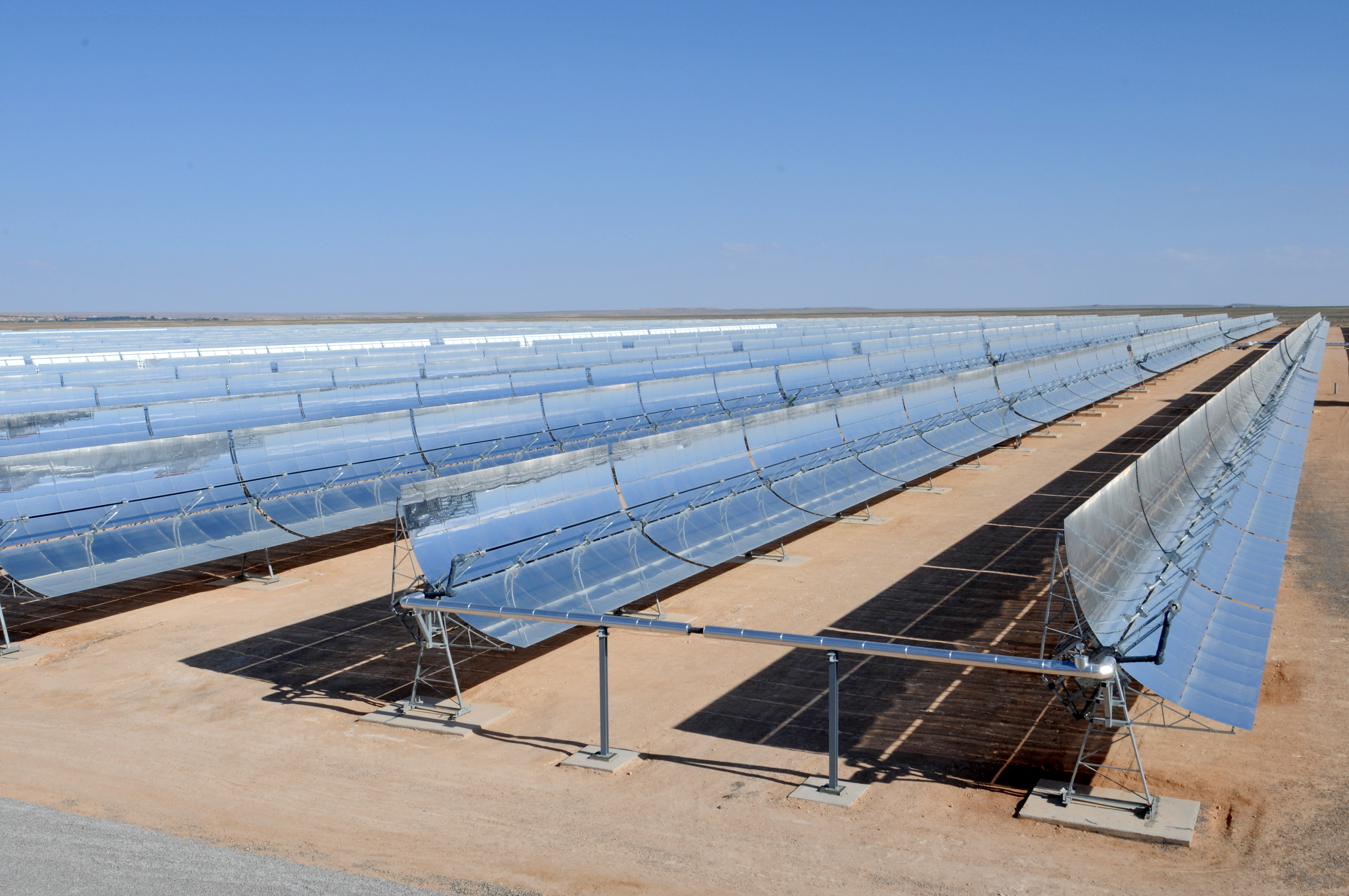 The world’s largest solar power plant in Morocco will eventually provide 1.1 million people with electricity.  Photo: World Bank/Dana Smillie