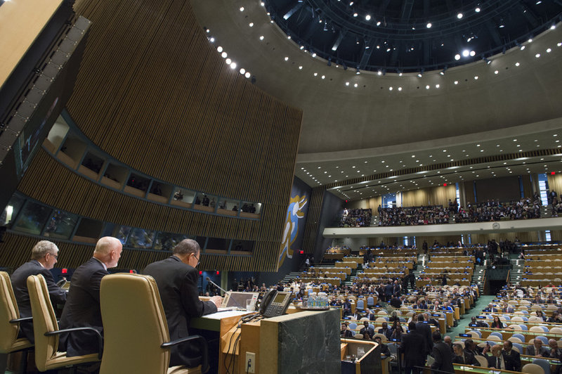 UN General Assembly adopts the New York Declaration on 19 September