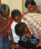 Formation de la jeunesse  la matrise de linformation et des mdias en Namibie