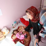 ممثلة اليونيسف في اليمن تزور مستشفى في صنعاء. الصورة: اليونيسف