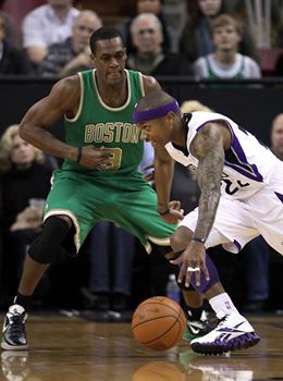 Trade Alert!

Sacramento Kings gets: Rajon Rondo.
Boston Celtics gets: Isaiah Thomas, Ben McLemore, 2 first round picks.

My thoughts: I hope Rondo gets traded! He wants to be loyal, but the owner wants to trade him! Damn, i hope he goes to Kings!

- #AL9
