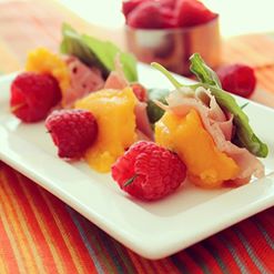 The ultimate festive holiday appetizer - Prosciutto and Papaya Skewers with Basil and Raspberry! #marthasbest #papaya #strawberrypapaya #superfood #fruit #raw #natural #eatclean #glutenfree #recipes #holidayrecipes #holidays #happyholidays #food #foodgram #instafood #eatwell #livewell
