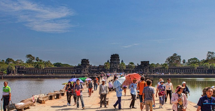 Chaque année, 2,5 à 3 millions de touristes visitent le temple d’Angkor.