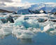 Morceaux de glace et icebergs issus du glacier Breidamerkurjokull au sud est de l’Islande