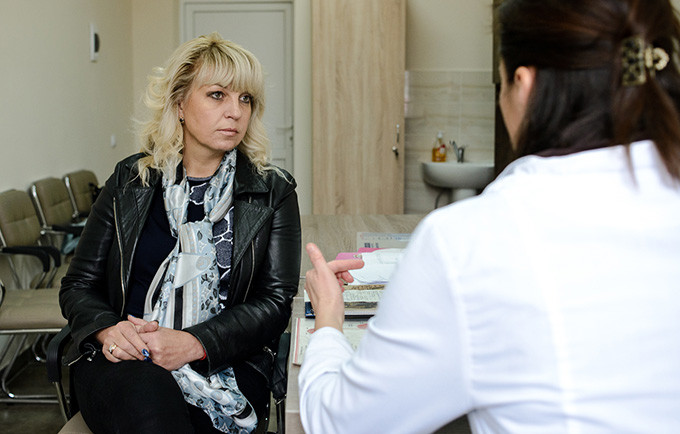 Irina, 46, had no idea she was at risk of cervical cancer. Luckily, her family doctor performed a screening. © UNFPA Moldova/Dan Gutu