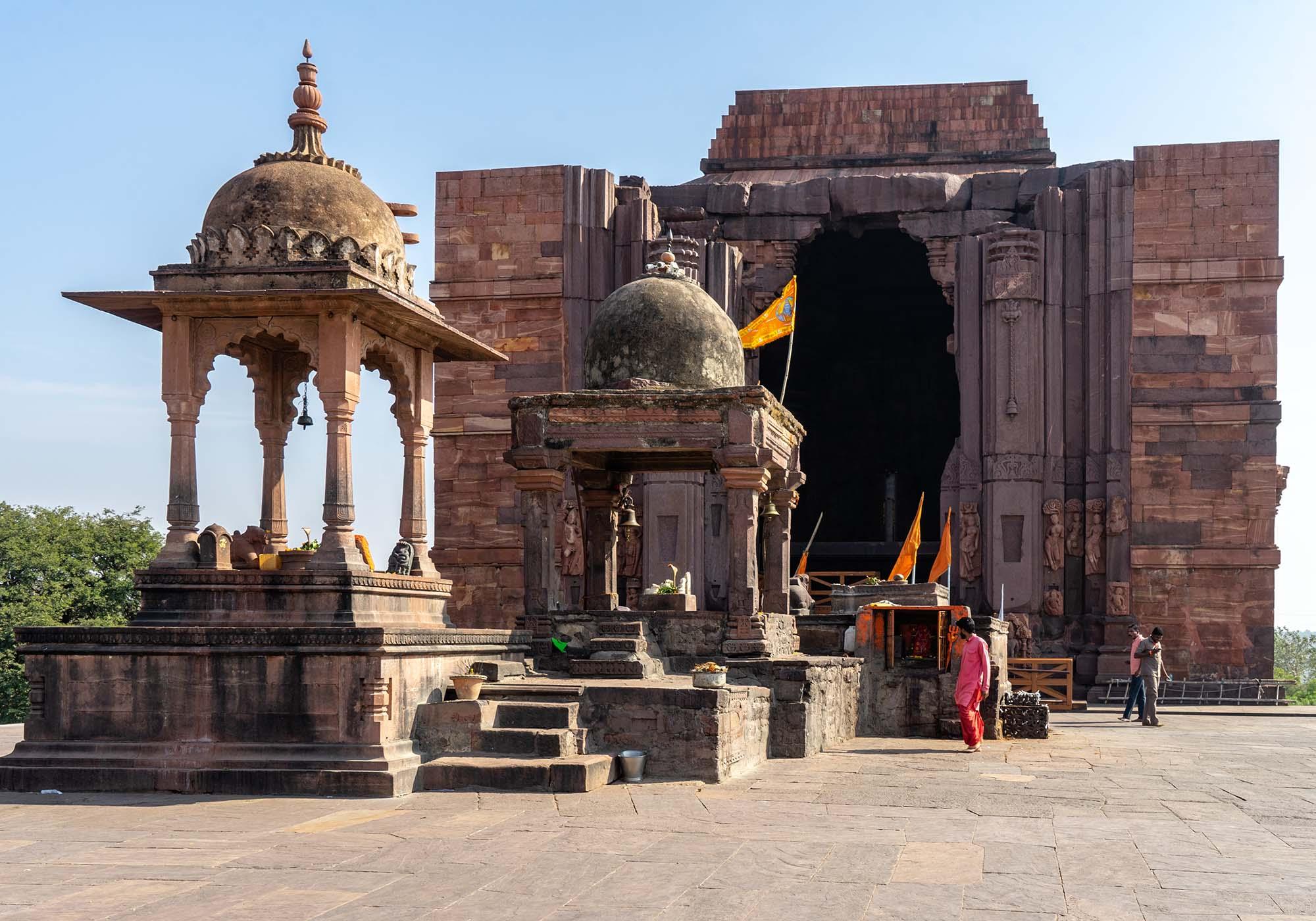 The Bhojeshwar Temple at Bhojpur was built in the 12th century and is one of the finest Hindu temples in the region. – © Michael Turtle