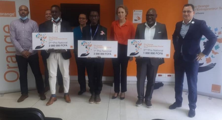 Orange-Ivory Coast Prize for the best social entrepreneur with an average of 13.86/20